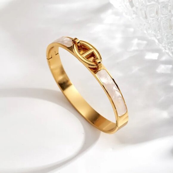 2025 Fashion Jewelry Pig Nose Simple Personality Alloy Gold  Elegant Gold Tone Inlay Bracelet | Pearl White Detail , Pig Nose
